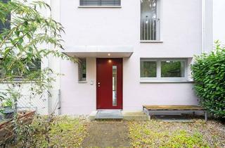 Reihenhaus kaufen in 85356 Freising, Optik und Technik in Bestform! Neuwertiges Reihenhaus mit Garten und Dachterrasse