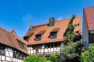 Wohnung kaufen in 71229 Leonberg, Helle 3,5 Zimmer-Wohnung in einem bezaubernden Fachwerkhaus mit Balkon und Stellplatz in Leonberg