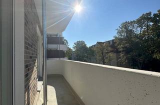 Wohnung mieten in Wandlitzstraße 18, 10318 Karlshorst, Große, helle 4 Zimmerwohnung * Balkon * 2 Bäder * Einbauküche * im grünen Karlshorst