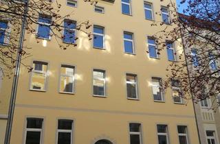 Wohnung mieten in Schönitzstraße, 06110 Lutherplatz, Schöne 2 Zi-Wohnung mit Balkon, Dielung, Badewanne+Dusche in der südl. Innenstadt