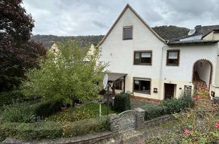 Einfamilienhaus kaufen in Weingartenstraße, 56814 Bruttig-Fankel, Geräumiges Einfamilienhaus mit Garage in Bruttig-Fankel