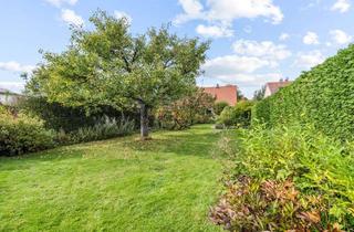 Haus kaufen in 85551 Kirchheim, Attraktive Kapitalanlage - DHH mit großem Garten | Verkauf mit Nießbrauch