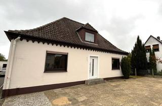 Haus mieten in 31582 Nienburg, Teilmodernisiertes Einfamilienhaus mit großem Garten und Stellplatz zur Miete!