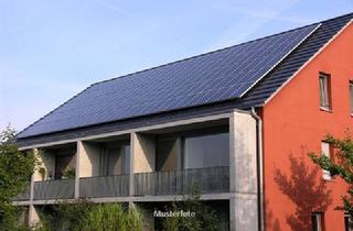 Wohnung kaufen in 42897 Remscheid, Wohnung mit vier Zimmern, Balkon und Garage + provisionsfrei +