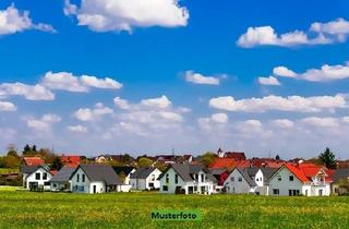Haus kaufen in 95131 Schwarzenbach a Wald, 2-Familienhaus mit Doppelgarage - provisionsfrei