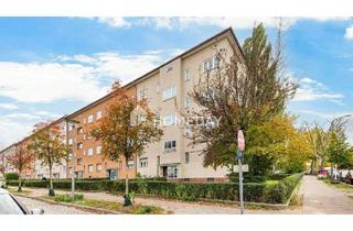 Wohnung kaufen in 13189 Berlin, Berlin - Gepflegte 2-Zimmer-Wohnung mit Balkon im Erdgeschoss eines gepflegten Altbaus