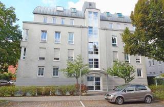 Wohnung kaufen in 13156 Berlin, Berlin - Renovierungsbedürftige Komfortwohnung mit Terrasse, Tiefgaragenplatz sowie GemeinschaftsschwimmbadSauna