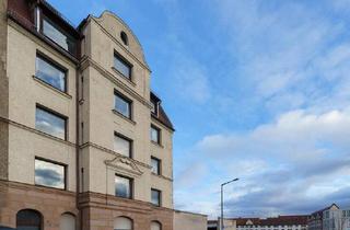 Wohnung kaufen in 90429 Nürnberg, Nürnberg - Altbaucharme! Vermietete Wohnung mit Balkon in gepflegtem Gründerzeitanwesen