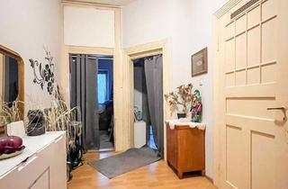 Wohnung kaufen in 90429 Nürnberg, Nürnberg - Schnäppchen! Vermietete Altbauwohnung mit Perspektive