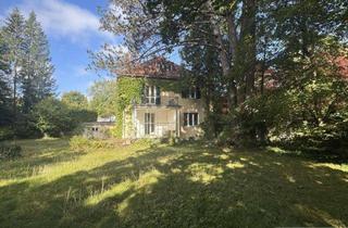 Grundstück zu kaufen in 81545 München, Bebautes Eckgrundstück mit ca. 1.303 m² (sanierungsbedürftigen Altbestand) in München-Harlaching