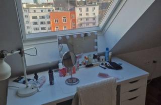 Wohnung kaufen in 50670 Altstadt-Nord, Frei ab Herbst26: Lichtdurchflutete 4-Zimmer DG Maisonette-Stadtwohnung mit Domblick, Provisionsfrei