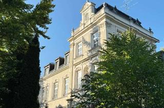 Wohnung kaufen in 81479 München, DG-Wohnung mit Charme – in denkmalgeschützter Jugendstilvilla in Alt-Solln