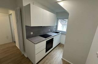 Wohnung kaufen in Bessererstraße, 89073 Mitte, Vollständig renovierte 2,5-Zimmer-Wohnung in Ulm-Mitte mit Balkon, Aufzug, TG, Keller