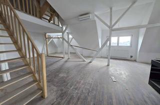 Wohnung kaufen in 31785 Hameln, 4-Zimmer-Wohnung im Denkmal: Geräumig mit atemberaubendem Ausblick und charmantem Flair.