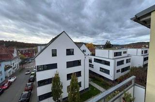 Wohnung mieten in 73730 Esslingen, ES-Oberesslingen: Schöne und ruhige 3-Zimmer-Wohnung mit Balkon in denkmalgeschützten Dreifamilli...