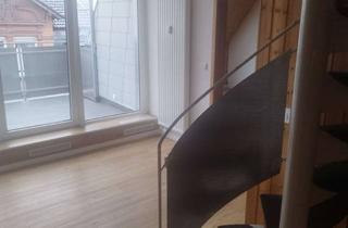 Wohnung mieten in Schulstraße 17, 67655 Innenstadt, Frisch sanierte 4-Zimmer-Dachgeschosswohnung mit Einbauküche und sonniger Loggia