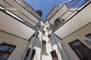 Wohnung mieten in Limbacher Straße 41, 09113 Kaßberg, Sanierte denkmalgeschützte Altbauwohnung mit Balkon und Gartenanteil !