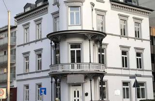 Wohnung mieten in 65185 Wiesbaden, Renovierte 2-Zimmer Altbau Wohnung in zentraler Top-Lage: Aufzug, neue EBK, neues Bad, Stellplatz