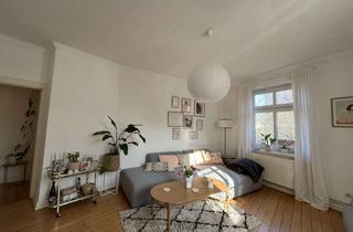 Wohnung mieten in 20357 Eimsbüttel, Schöne 3-Zimmer-Altbauwohnung mit großem Balkon in zentraler Lage in Hamburg-Eimsbüttel