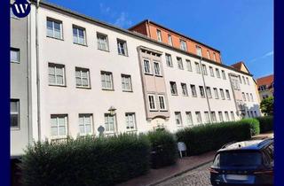 Wohnung mieten in Wollenweberstraße 21, 18055 Stadtmitte, Kleine, renovierte 2-Zimmer-Wohnung: neuer Boden, frisch gestrichen, separate Küche, Tageslichtbad