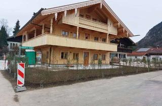 Wohnung mieten in Pettendorfer Str., 83250 Marquartstein, Exklusive 4-Raum-Wohnung im 1.OG mit geh. Innenausstattung