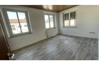 Wohnung mieten in Laugingerstr., 86154 Oberhausen, Stilvolle, gepflegte 3-Zimmer-Wohnung mit gehobener Innenausstattung mit Balkon Im DG