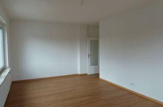 Wohnung mieten in Lagesche Straße 49, 32756 Detmold, Helle 3-Zimmer-Wohnung, grundsaniert mit separatem Raum (Home-Office / Gästezimmer)