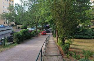 Garagen mieten in Götelstraße 145, 13595 Spandau, Tiefgaragen-Stellplatz zentral in Berlin-Spandau