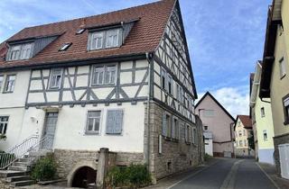 Haus kaufen in 97947 Grünsfeld, Charmantes Mehrfamiliendoppelhaus mit Geschichte in Grünsfeld Steuervorteile durch Denkmalsc