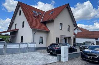 Doppelhaushälfte kaufen in Ebereschenweg, 36433 Bad Salzungen, zwei hochwertig ausgestattete Doppelhaushälften mit Garten, Carport und Stellplatz - vermietet