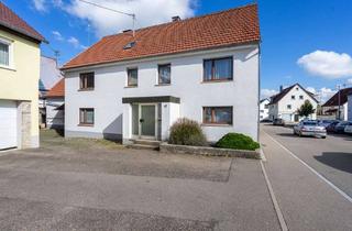 Haus kaufen in 89150 Laichingen, Zweifamilienhaus mit Scheune und großem Potenzial in zentraler Lage