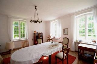 Haus kaufen in 86576 Schiltberg, Historisches Pfarrhaus nahe München- Anwesen im Stil eines Adelssitzes mit Park und Teich.