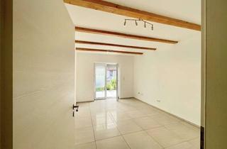 Haus kaufen in 94486 Osterhofen, Modernisiert, ruhig gelegen, große Dachterrasse inklusive