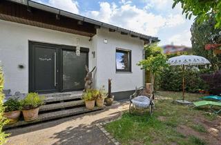Haus kaufen in 91080 Uttenreuth, Großzügiger Bungalow mit Jacuzzi, Sauna und Doppelgarage in Uttenreuth – Wohnen auf einer Ebene
