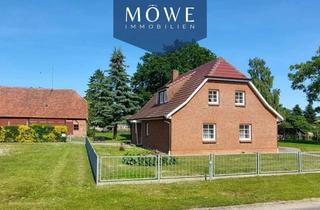 Einfamilienhaus kaufen in 17179 Altkalen, Einfamilienhaus mit Wirtschaftsgebäude und großem Garten in Kleverhof