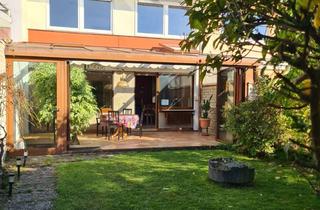 Haus mieten in 88045 Friedrichshafen, Charmantes Reihenmittelhaus mit beheiztem Wintergarten, ausgebautem DG, Garten & Garage