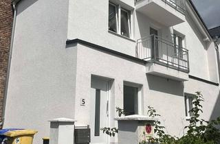 Haus mieten in Am Winkel, 53179 Bonn, Kleines Haus in Lannesdorf (Für einen Besichtigungstermin: hauslannesdorf@gmail.com)