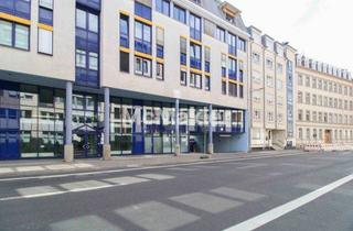Wohnung kaufen in 04105 Leipzig, Citylage - 2 Zimmer mit Terrasse, TG-Stellplatz - Möbliert