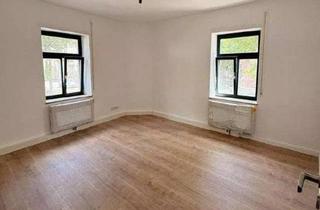 Wohnung kaufen in 51109 Köln, Köln - 3-Zimmer-Wohnung mit Loggia in Köln-Neubrück - Für Eigennutzer