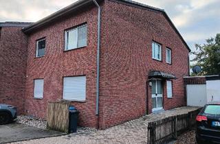 Wohnung kaufen in 45739 Oer-Erkenschwick, Oer-Erkenschwick - Eigentumswohnung im Zweifamilienhaus mit Balkon