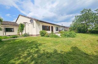 Haus kaufen in 57632 Flammersfeld, Flammersfeld - Gepflegter Bungalow mit 2 Garagen, neuer Therme und modernisiertem Bad Nähe Flammersfeld