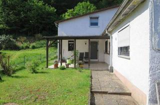 Doppelhaushälfte kaufen in 67661 Kaiserslautern, Kaiserslautern - Renovierungsbedürftiges Haus auf sehr großem Grundstück