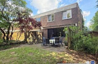 Reihenhaus kaufen in 23564 Lübeck, Lübeck - Familienreihenendhaus mit 4 Zimmern, mit Vollkeller, Garage auf Eigenland