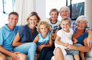 Haus kaufen in 97232 Giebelstadt, Giebelstadt - Neu renoviertes Zweifamilienhaus mit 210 qm & Gewerbe in Giebelstadt