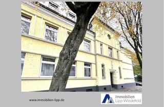 Wohnung kaufen in 47803 Kempener Feld/Baakeshof, Gepflegte 2-Zimmer-Dachgeschosswohnung in ruhiger Wohnlage von Krefeld