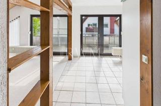 Wohnung kaufen in 71083 Herrenberg, Hier oben beginnt Ihr neues Kapitel – Dachgeschoss mit Charme