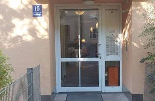 Wohnung kaufen in Josephsburgstraße 19, 81673 Berg am Laim, Dachgeschosswohnung mit 55 qm Dachterasse
