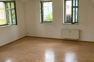 Wohnung mieten in Barbarossastraße 42, 09112 Kaßberg, Großzügige DG 1-Zimmer mit Laminat und Wanne in sehr guter Lage