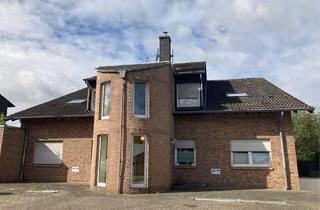 Wohnung mieten in Nikolausberg 62, 52379 Langerwehe, Modernisierte 3 Zimmer Wohnung in Top-Lage von Langerwehe mit Loggia und Blick ins Grüne