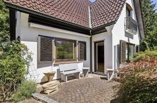 Einfamilienhaus kaufen in 21029 Bergedorf, Exklusives Einfamilienhaus mit Pool - im Bergedorfer Villenviertel idyllische Außenbereiche